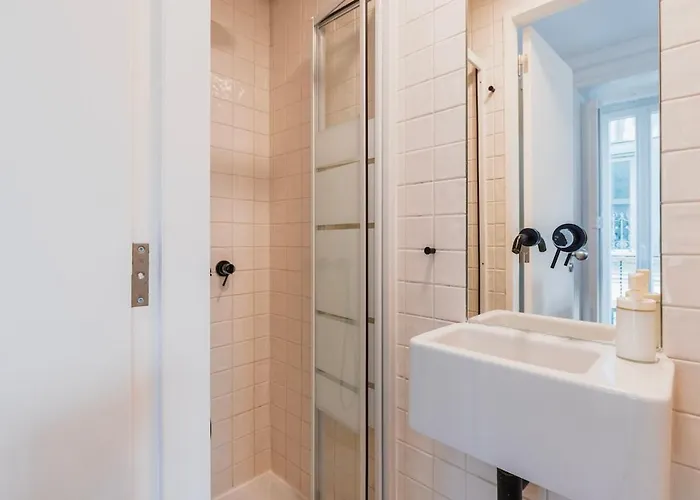 Lovely Madragoa 2 شقة *